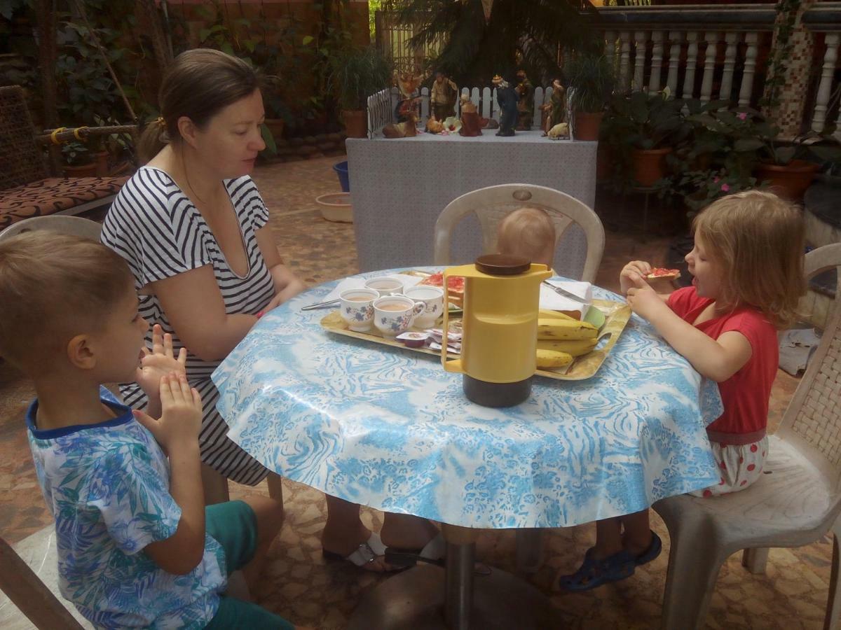 Mama Mids Home Morjim Eksteriør bilde